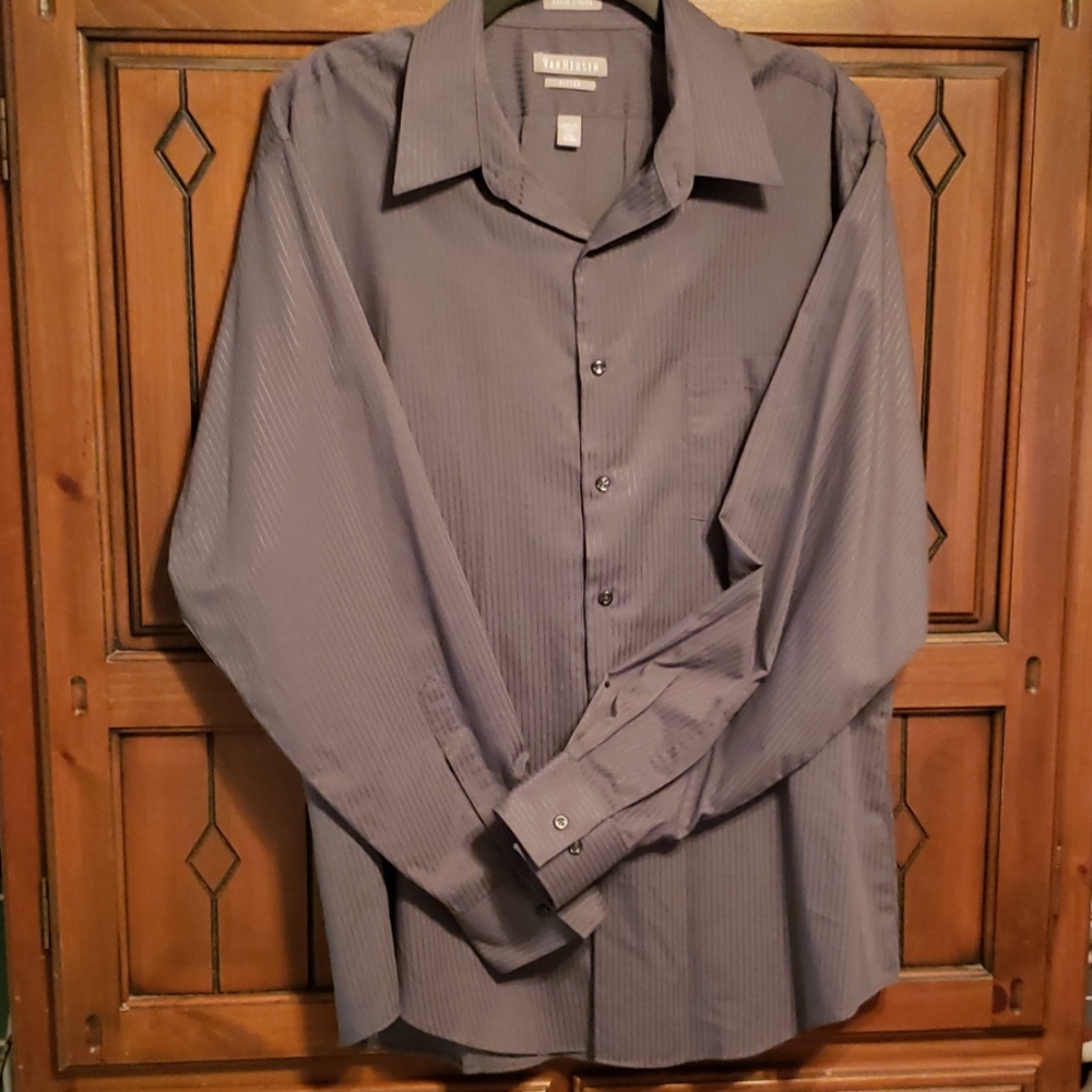 Mens Van Heusen, button up, 17.5, 34/35